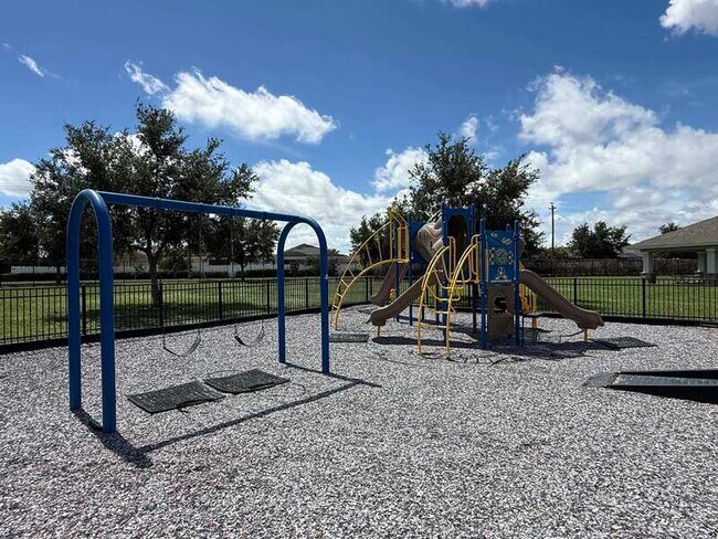 Building Photo - 930 Meadow Glade Dr
