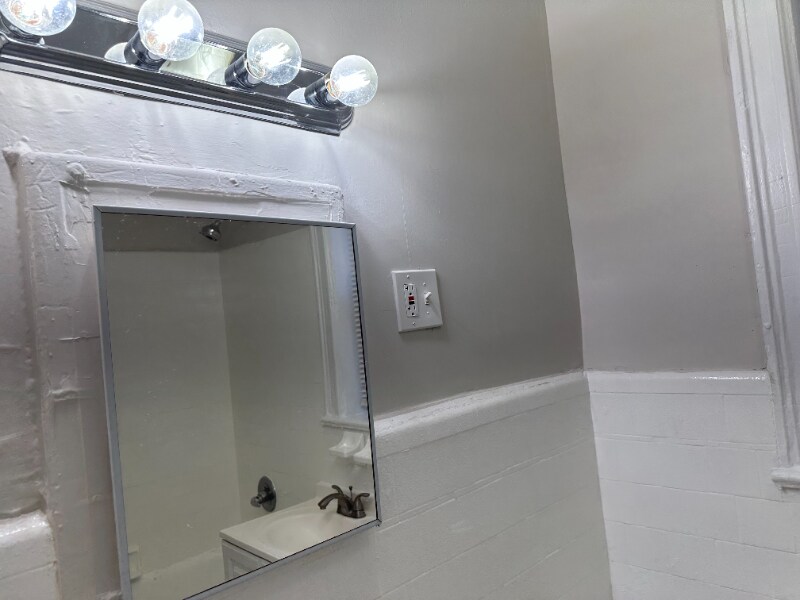 Building Photo - 115 Fairview Ave