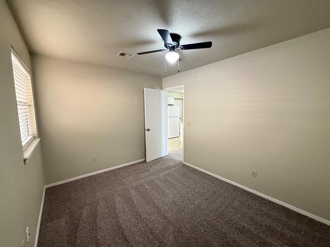 Building Photo - 242 Barrett Pl