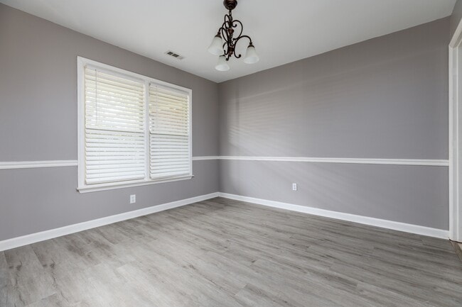 Building Photo - 123 Bordeaux Ln