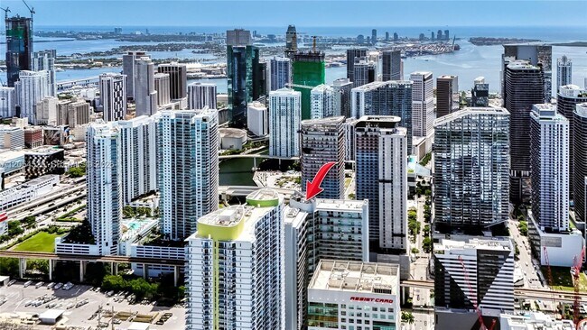 Building Photo - 690 SW 1st Ct