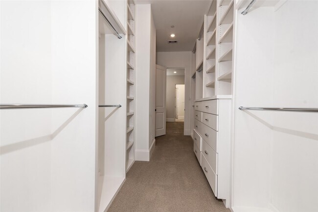 Building Photo - 3821 N Braeswood Blvd