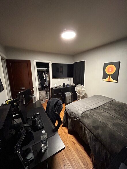 Building Photo - 1208 N 4th St