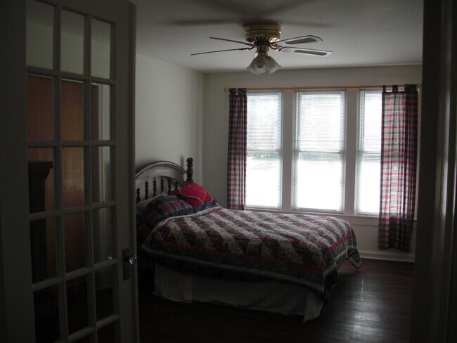 Building Photo - 73 Grandview Ave