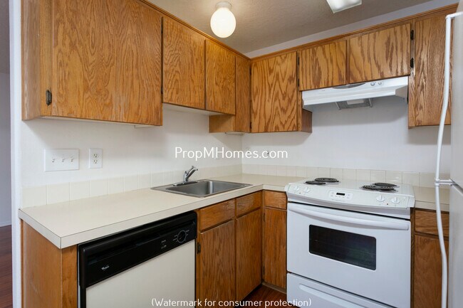 Building Photo - 2516 SE 103rd Ave
