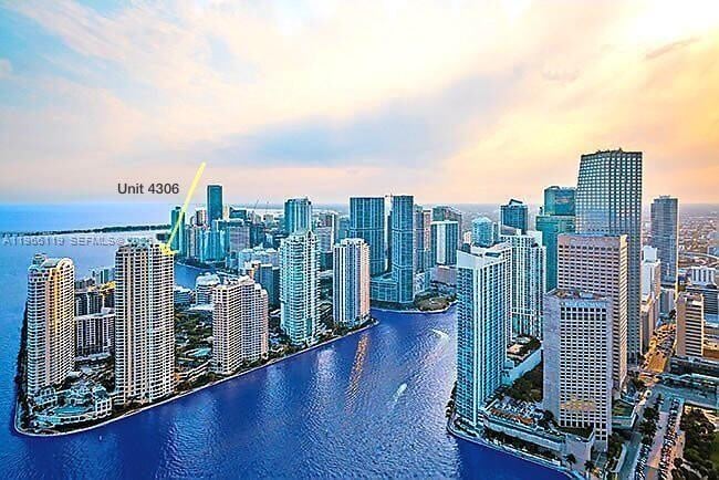 Building Photo - 848 Brickell Key Dr