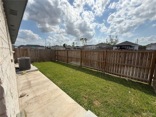 Building Photo - 5908 Puffin Ave