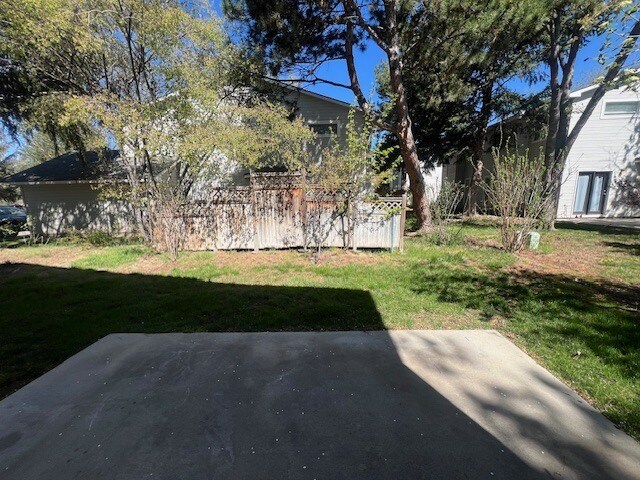 Building Photo - 3 Bed 2.5 Bath in Boise!