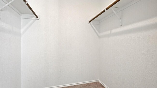Building Photo - 141 Miracle Dr