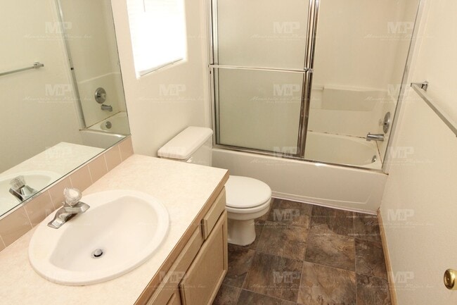 Building Photo - 419 Nokomis Ct