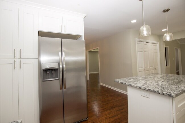 Building Photo - Southern Pines Retreat: Cozy 3-Bedroom Hom...