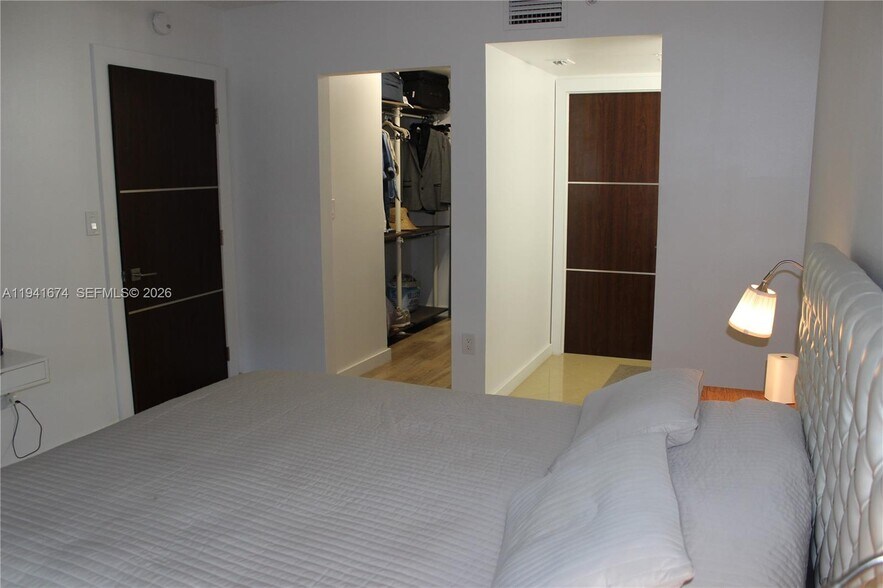 Building Photo - 650 West Ave