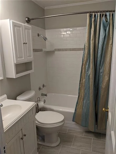 Building Photo - 5026 Rosslyn Ave