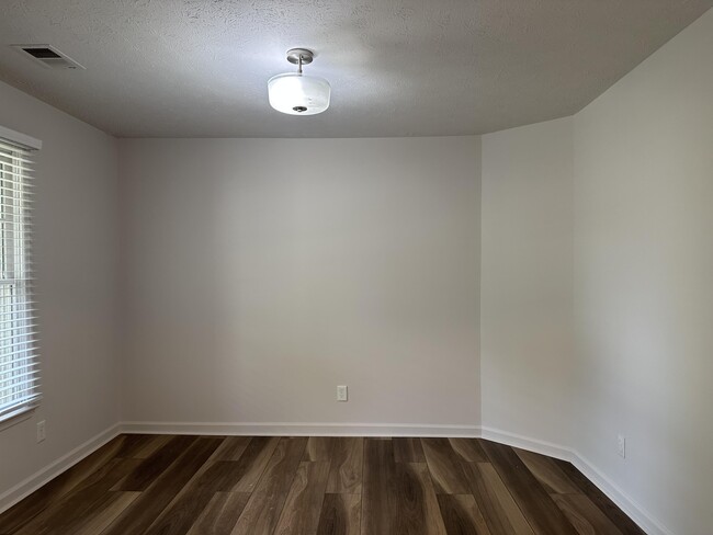Building Photo - 969 Ridgebrook Rd