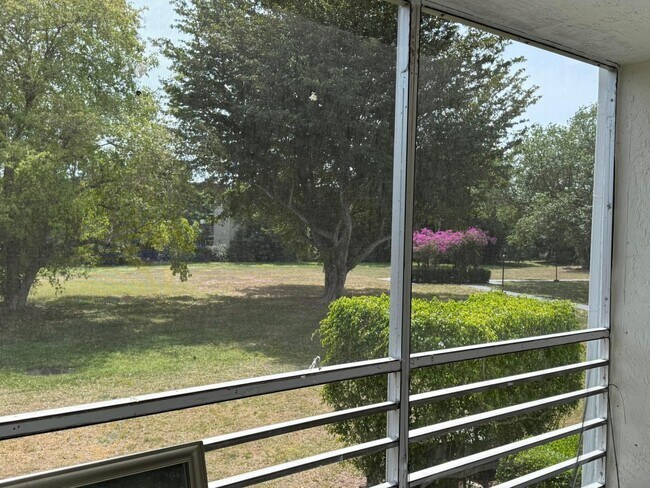 Building Photo - 2000 Springdale Blvd