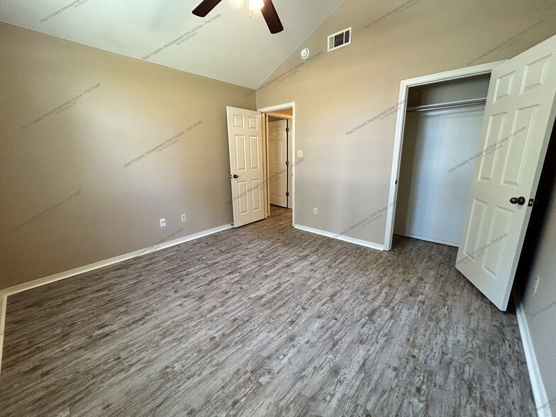 Building Photo - 4806 Park Ave