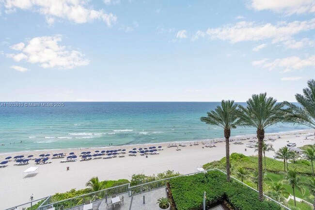 Building Photo - 17121 Collins Ave