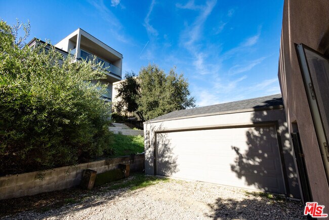 Building Photo - 26349 Fairside Rd