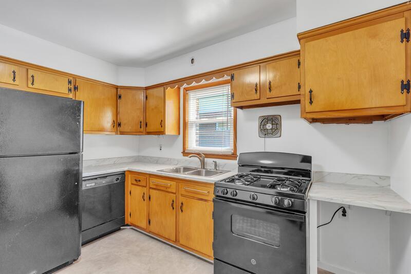 Building Photo - 8212 Dorset Ave