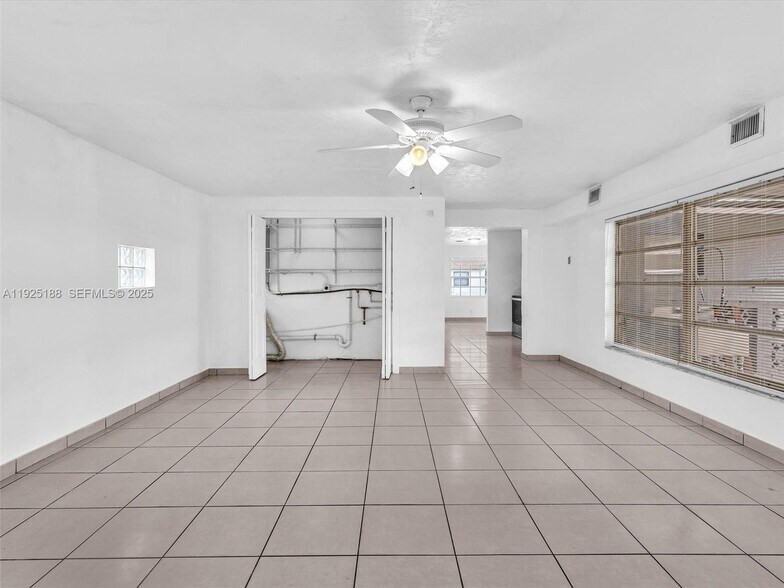 Building Photo - 1624 S 23rd Ave