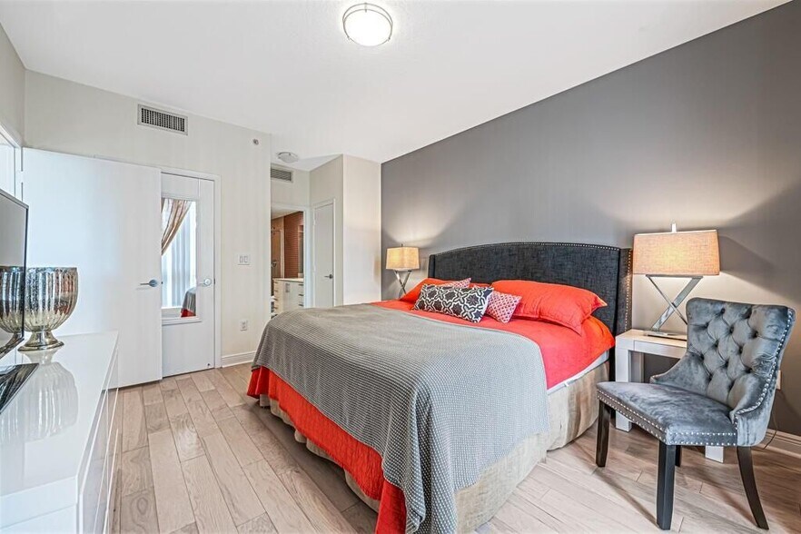 Building Photo - 550 Okeechobee Blvd