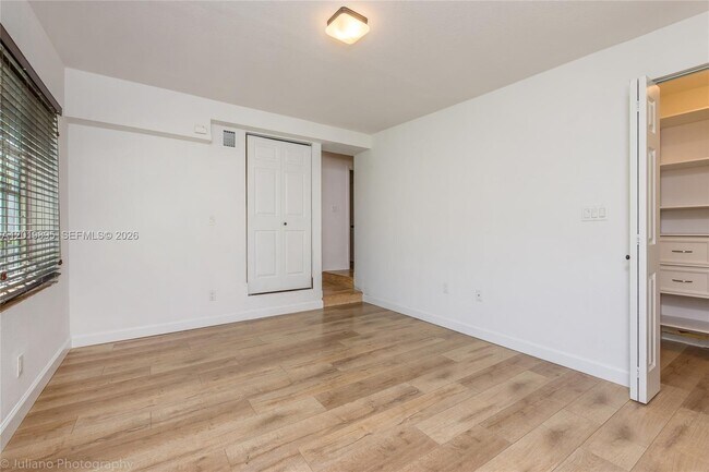 Building Photo - 228 SW 23rd Rd