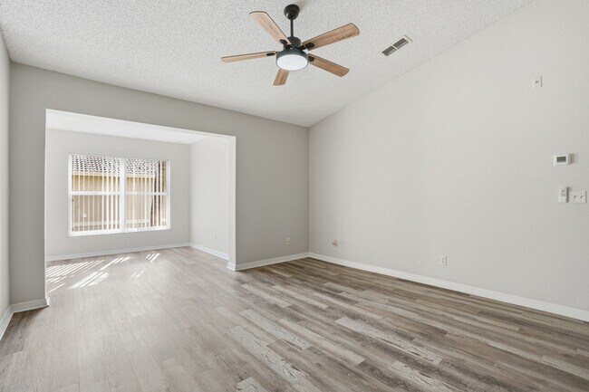 Building Photo - 8215 Ibis Club Dr