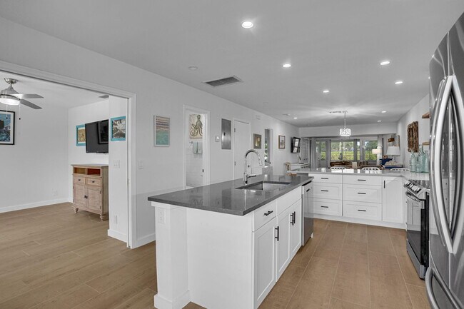 Building Photo - 2331 Croton Ln