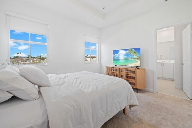 Building Photo - 2400 SE 29th St