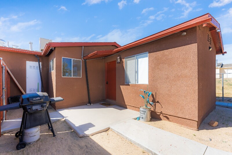 Building Photo - 61600 Palm Vista Dr