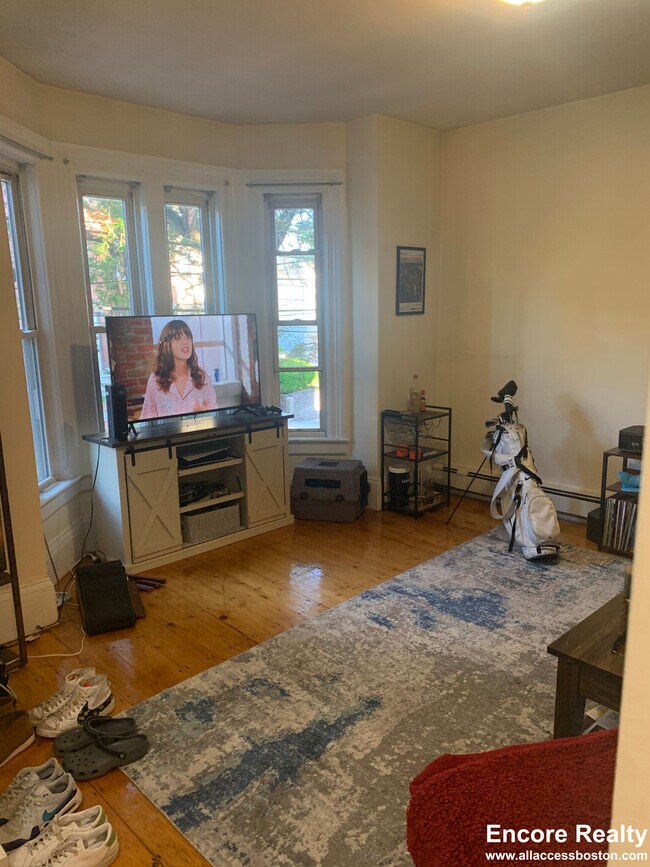 Building Photo - 46 Florence St