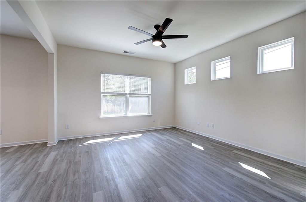 Building Photo - 10 Eagle Dr