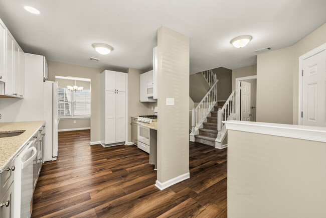 Building Photo - 1122 Shamrock Way
