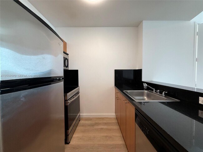 Building Photo - 2200 NE 4th Ave