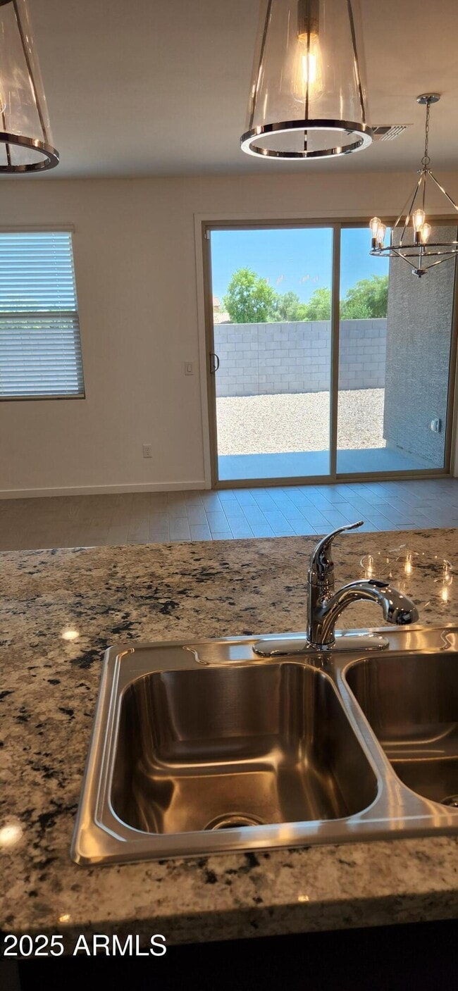 Building Photo - 20775 N Roadrunner Ln
