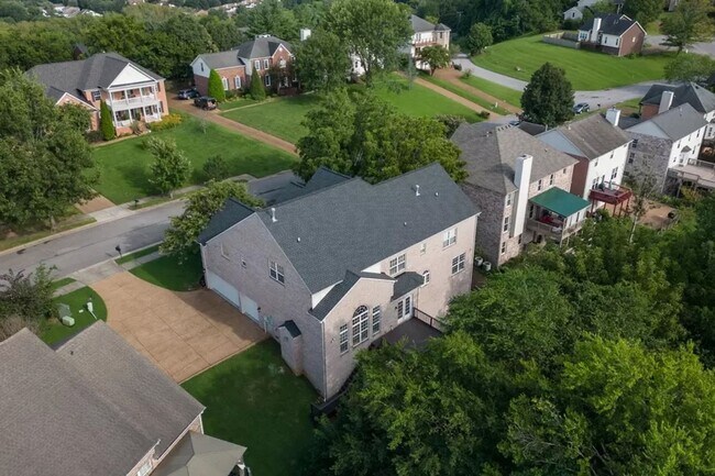 Building Photo - Executive 5BR / 4.5BA Rental In Bellevue