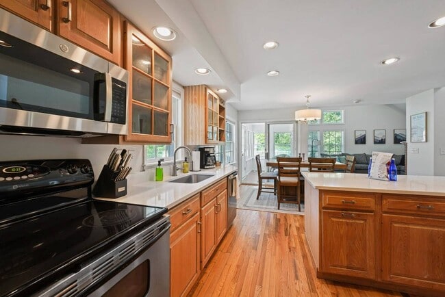 Building Photo - 1439 NY-9P