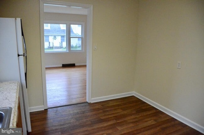 Building Photo - 1442 Rehling Dr