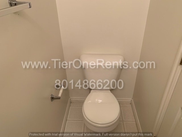 Building Photo - This property offers a no deposit option available for qualified renters!!