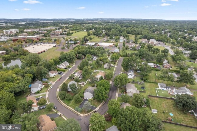 Building Photo - 1578 Yeakel Way