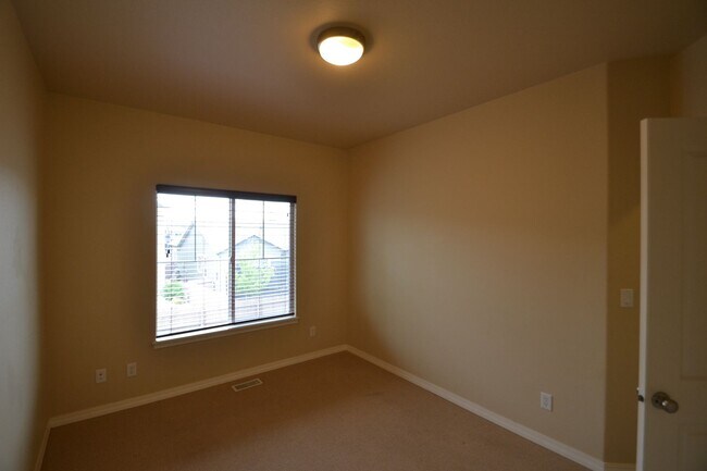 Building Photo - 5079 Farris Creek Ct
