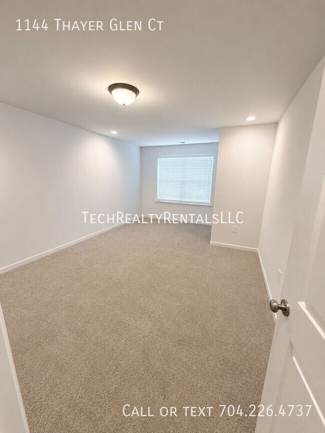 Building Photo - 1144 Thayer Gln Ct