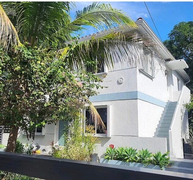 Building Photo - 1215 SW 13th Ave