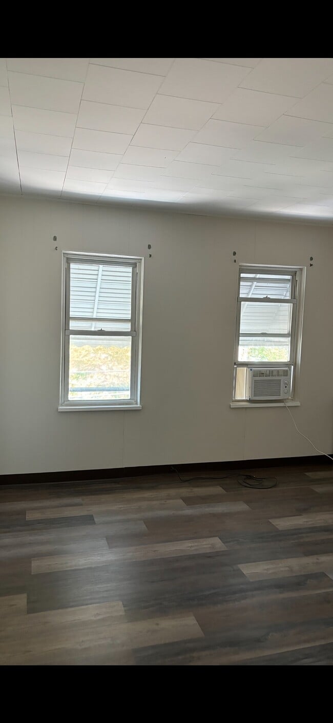 Building Photo - 21 Hertz Ct