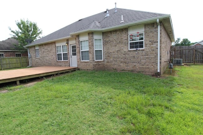 Building Photo - designed for comfort : 3 Bedroom 2 Bath