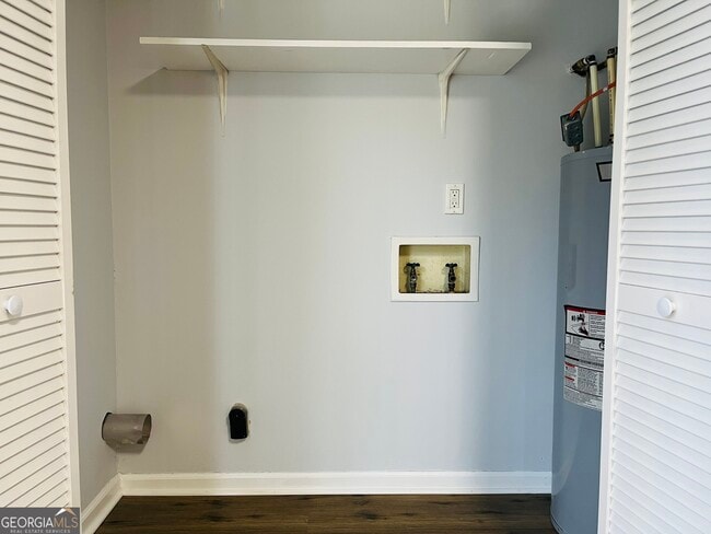 Building Photo - 104 Peachtree Ct