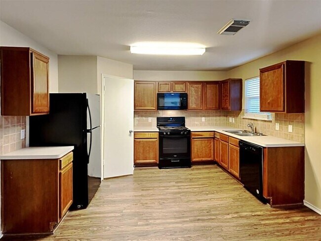 Building Photo - 3510 Avalon Castle Dr