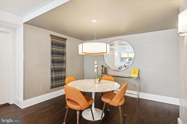 Building Photo - 4000 Tunlaw Rd NW