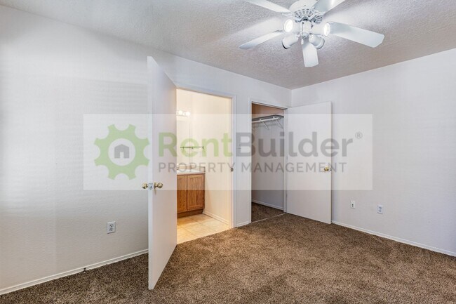 Building Photo - 10532 Ramah Dr NW