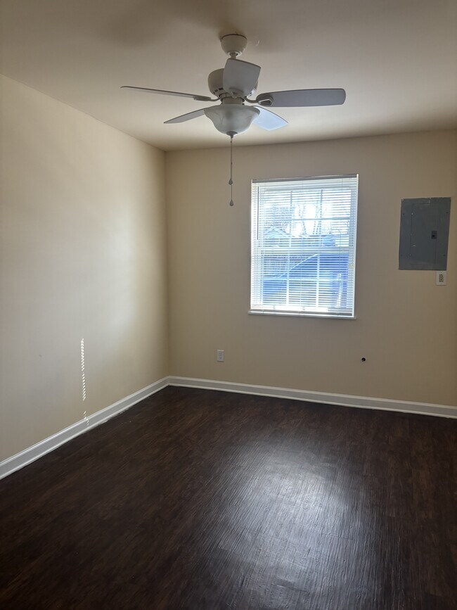 Building Photo - 2413 Deadrick Ave